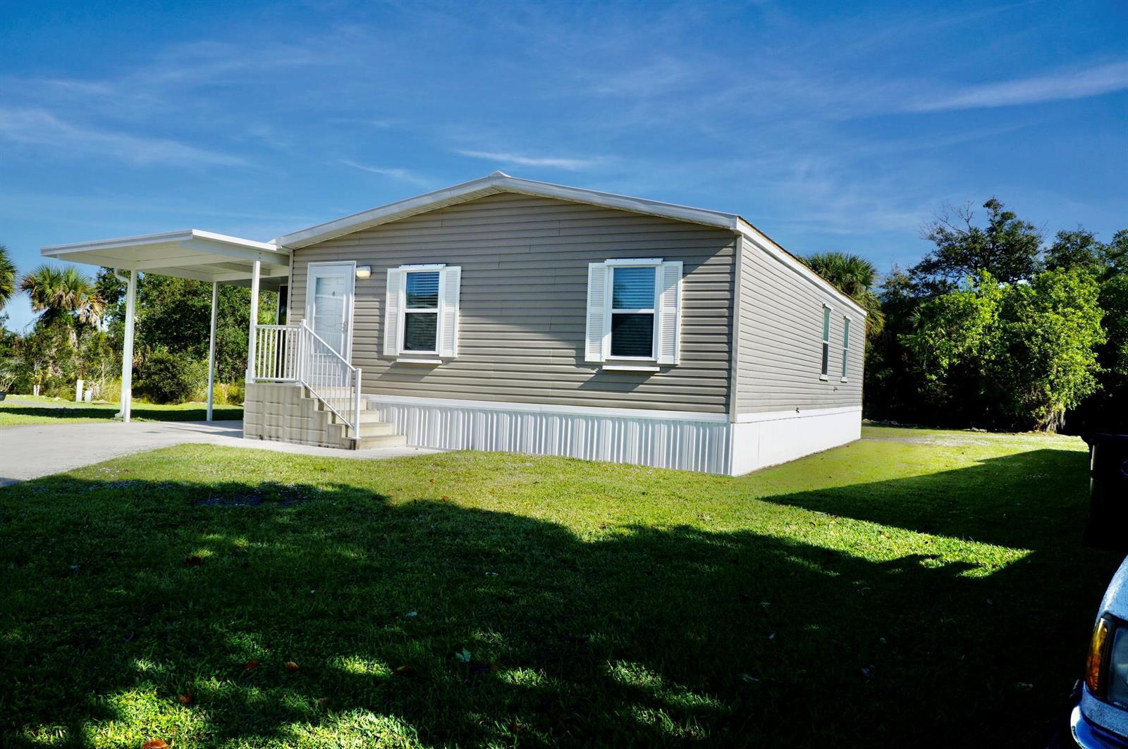 325 Mockingbird Avenue, Fort Pierce FL 34982 photo 2