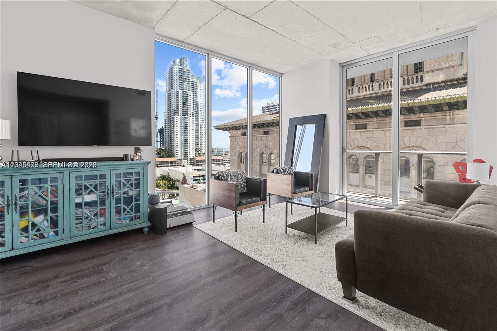 151 SE 1st St # 1402, Miami FL 33131 photo 3