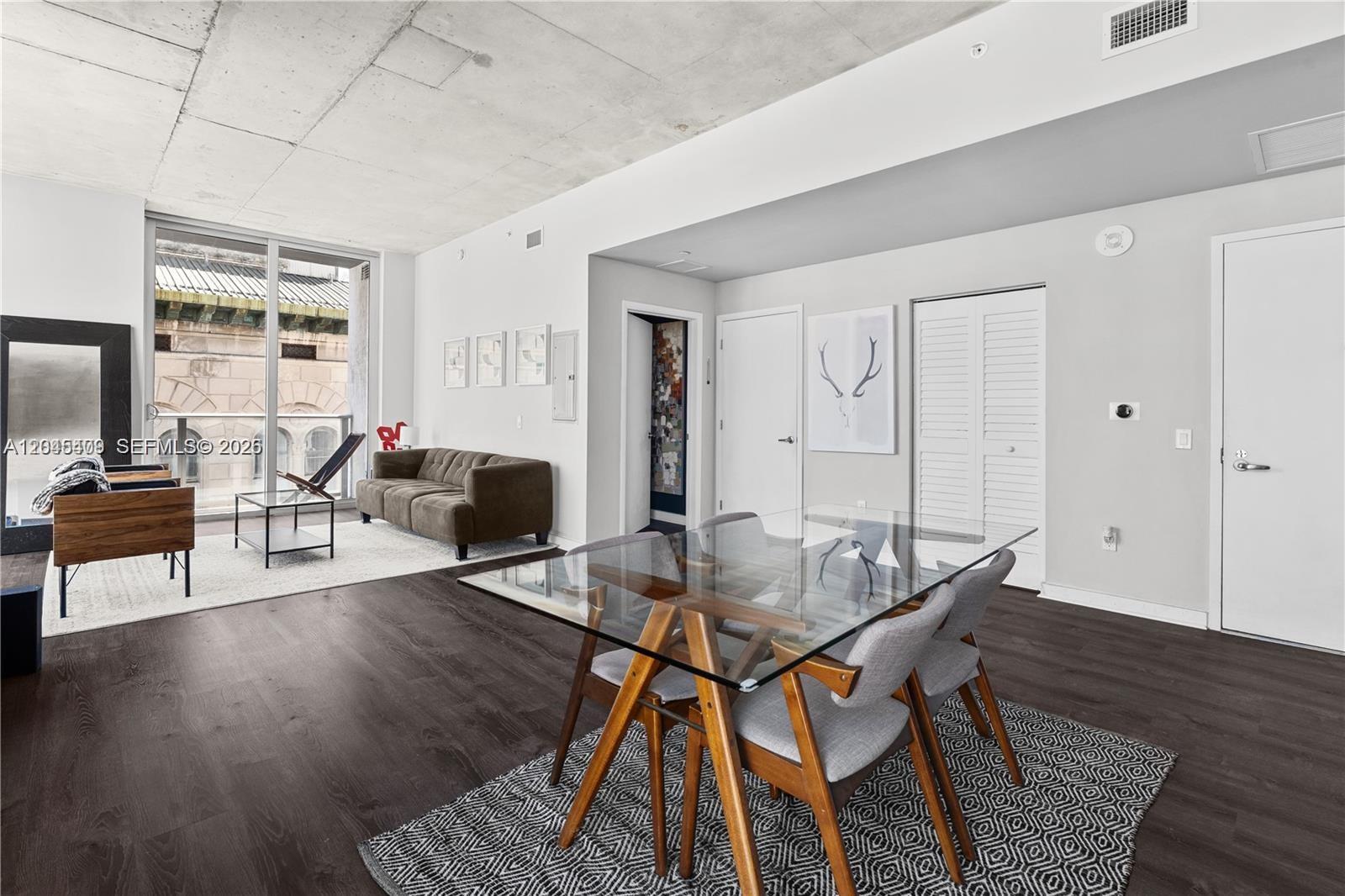 151 SE 1st St # 1402, Miami FL 33131 photo 5