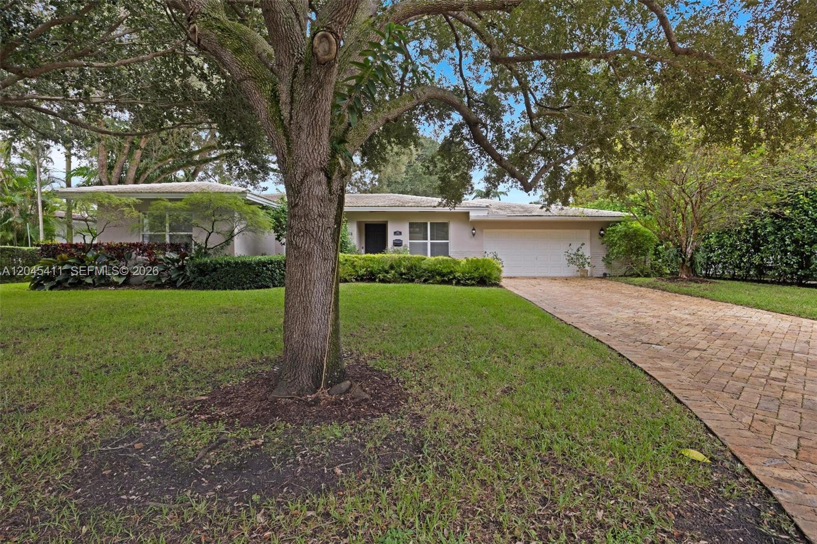 1246 Algardi Ave, Coral Gables FL 33146 photo 2