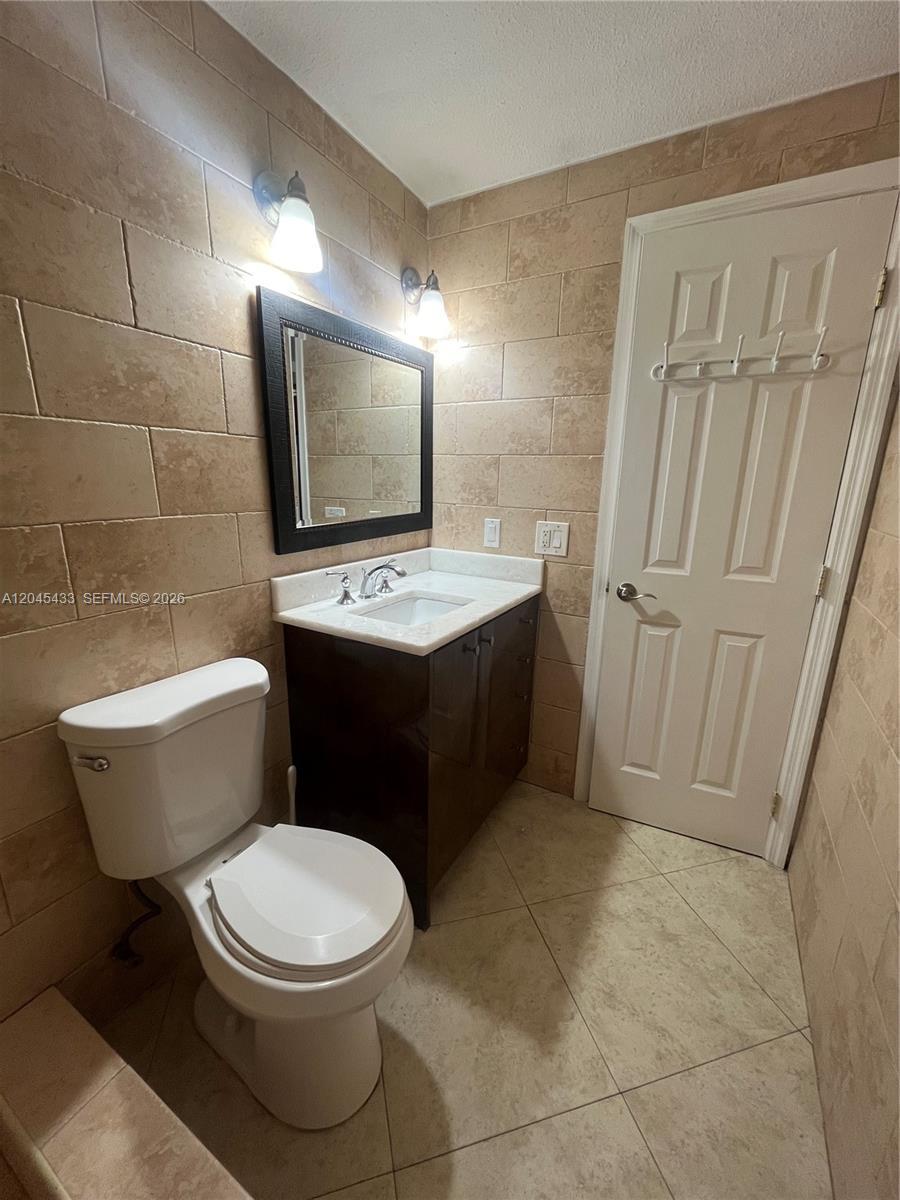 3923 NE 166th St # 106, North Miami Beach FL 33160 photo 4