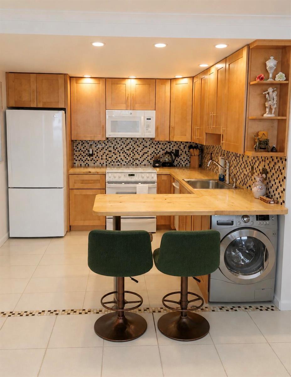 205 NE 3rd Street # 104, Boynton Beach FL 33435 photo 3