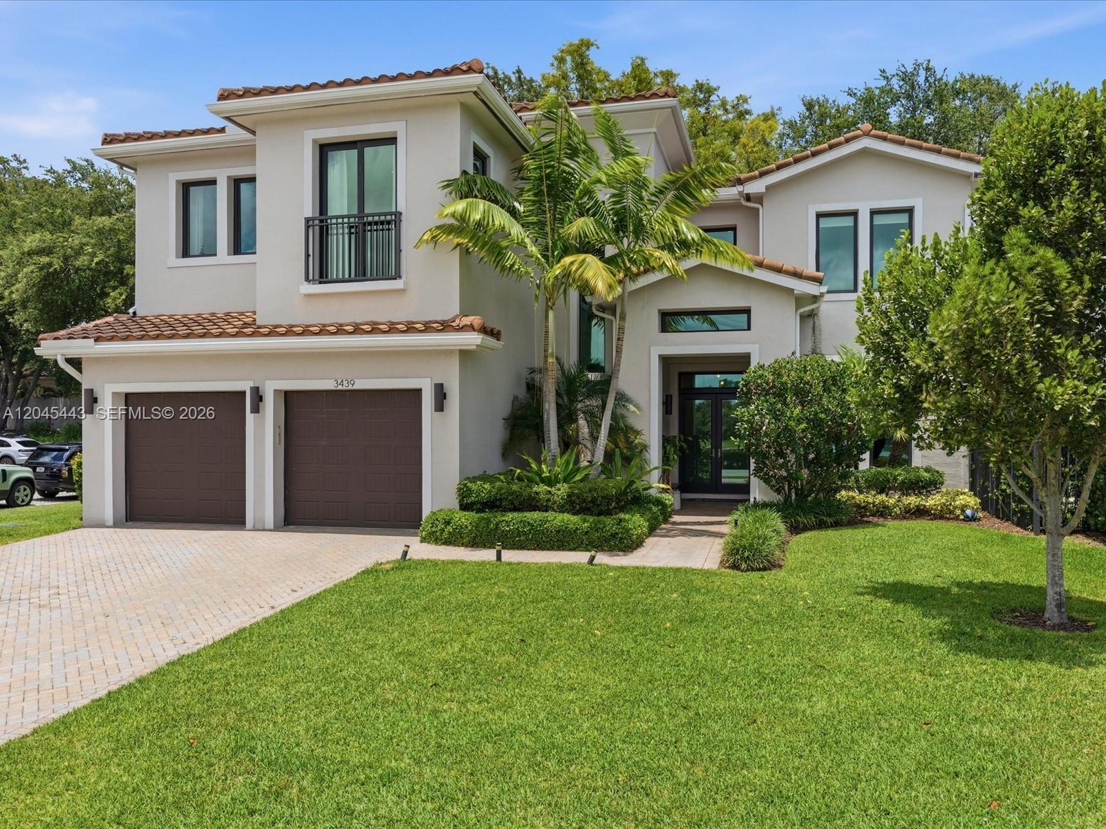 3439 N Brookfield Cir N, Hollywood FL 33312 photo 2
