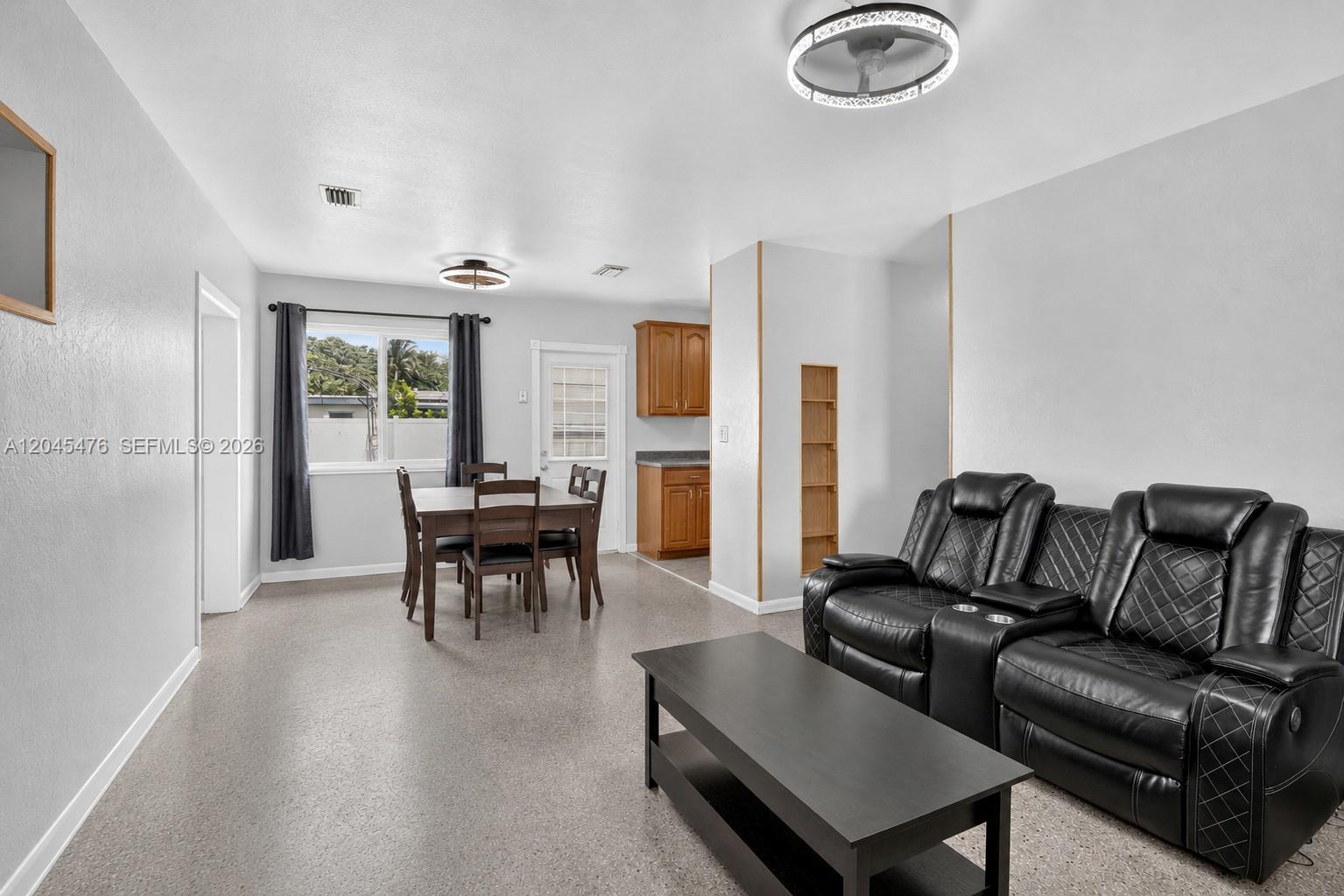 7331 Garfield St, Hollywood FL 33024 photo 4