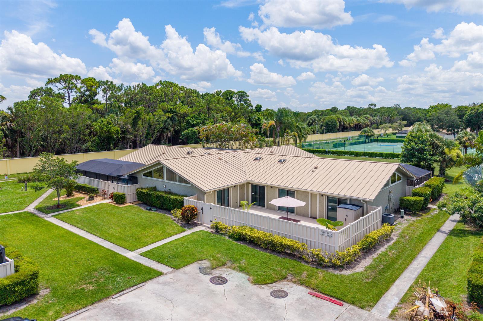 5620 Eagle Lake Drive, Palm Beach Gardens FL 33418 photo 2