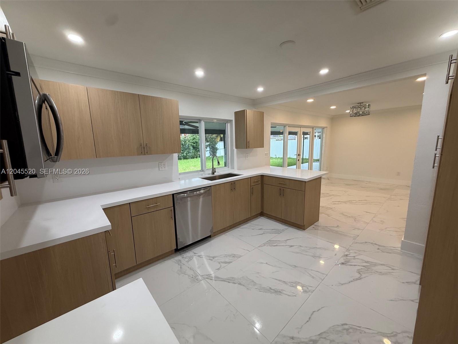 8090 W 18th Lane Rd, Hialeah FL 33014 photo 3