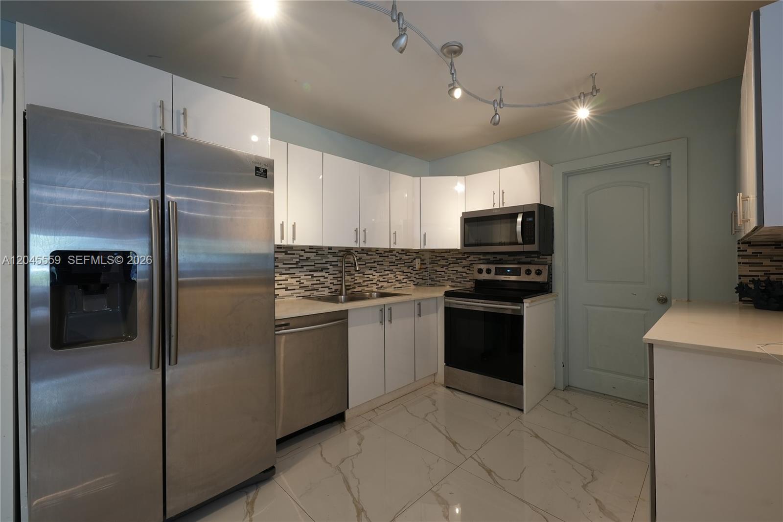 7304 Mckinley St, Hollywood FL 33024 photo 5