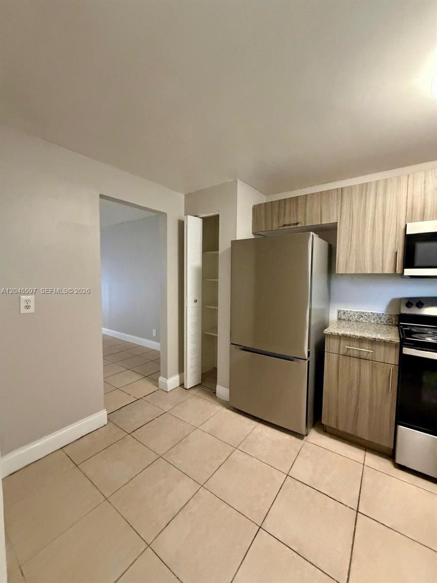 2011 NW 55th Ave # 310, Lauderhill FL 33313 photo 3