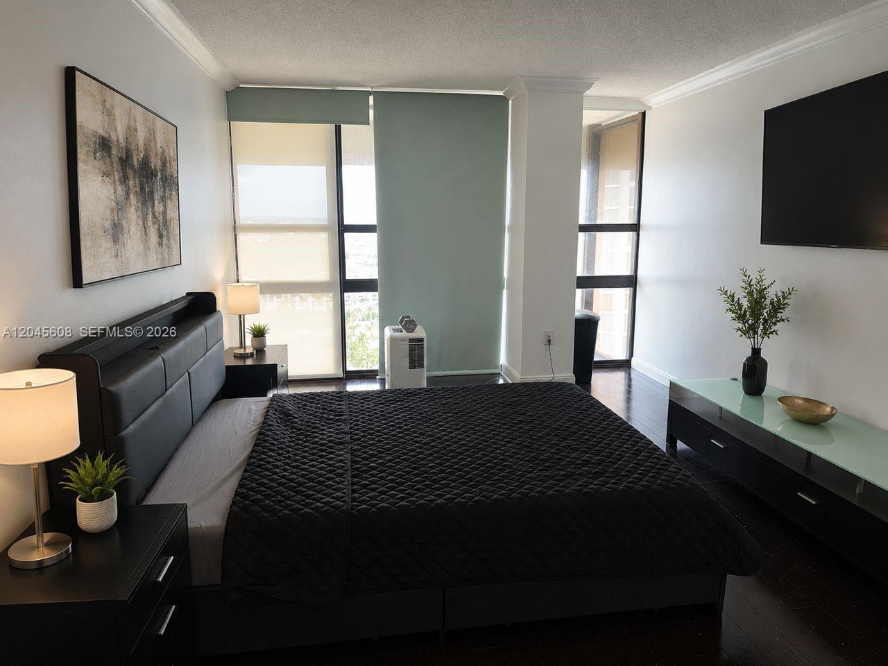 600 NE 36 St, Miami FL 33137 photo 3