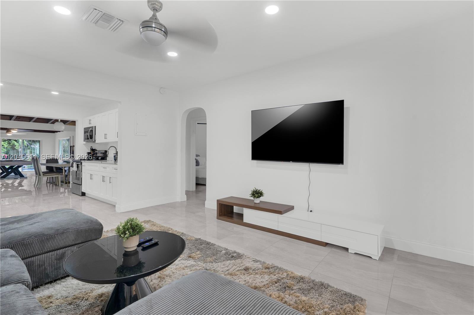 2827 Adams St, Hollywood FL 33020 photo 2