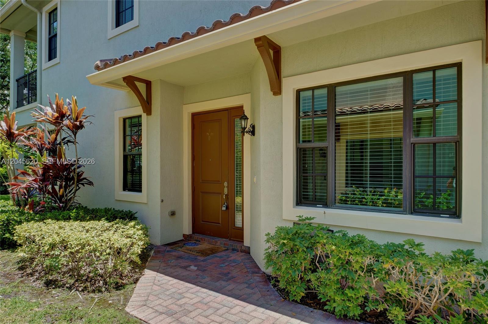 142 SW 127th Terrace, Plantation FL 33325 photo 2