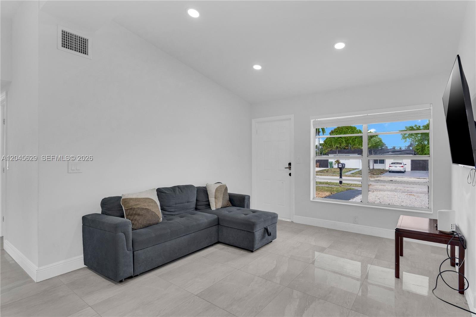 1016 SW 22nd Ter, Fort Lauderdale FL 33312 photo 4