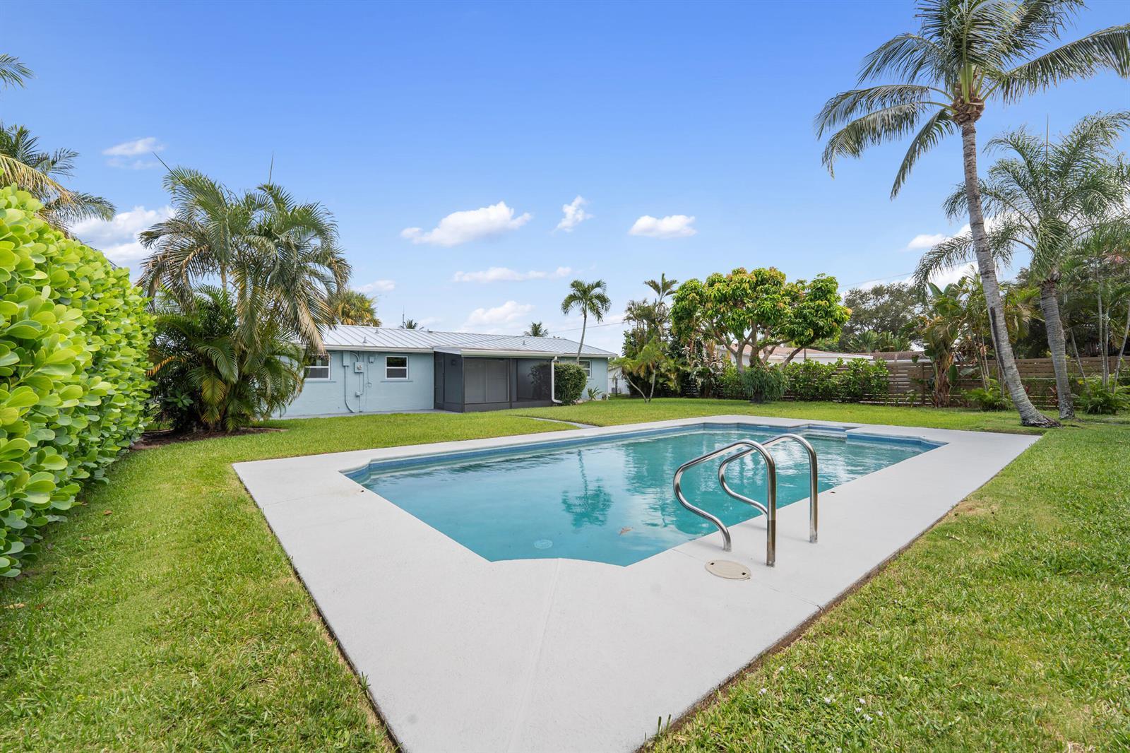 204 Circle E, Jupiter FL 33458 photo 3