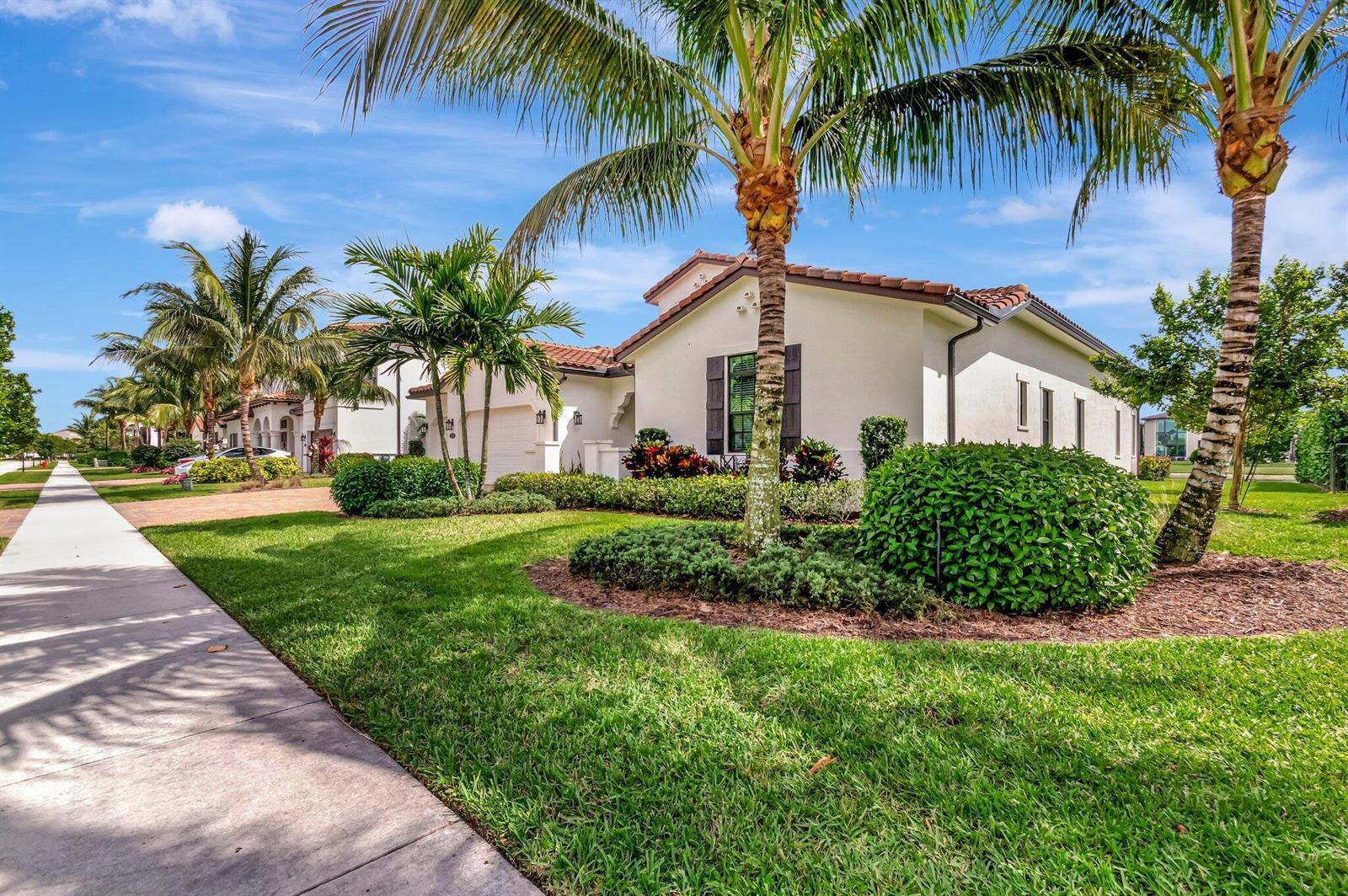 8212 Grand Prix Lane, Boynton Beach FL 33472 photo 2