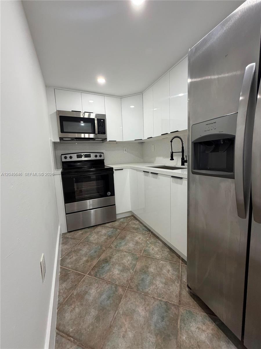 4801 NW 7th St # 16, Miami FL 33126