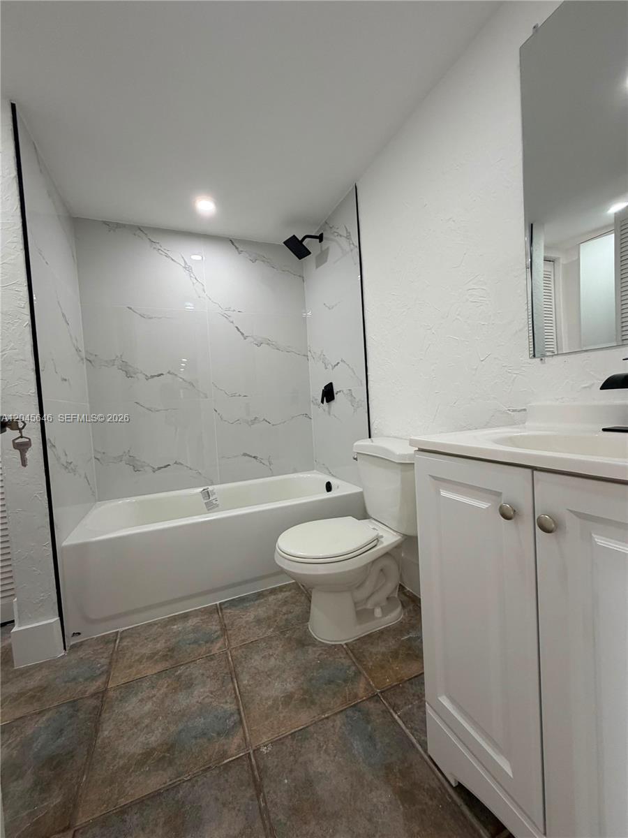 4801 NW 7th St # 16, Miami FL 33126 photo 5