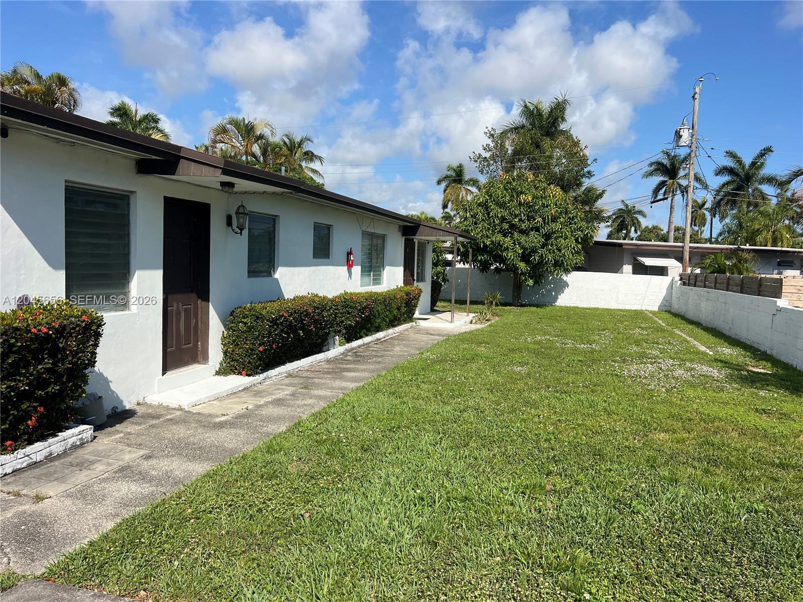 809 NE 2nd St unit 1-2, Hallandale Beach FL 33009