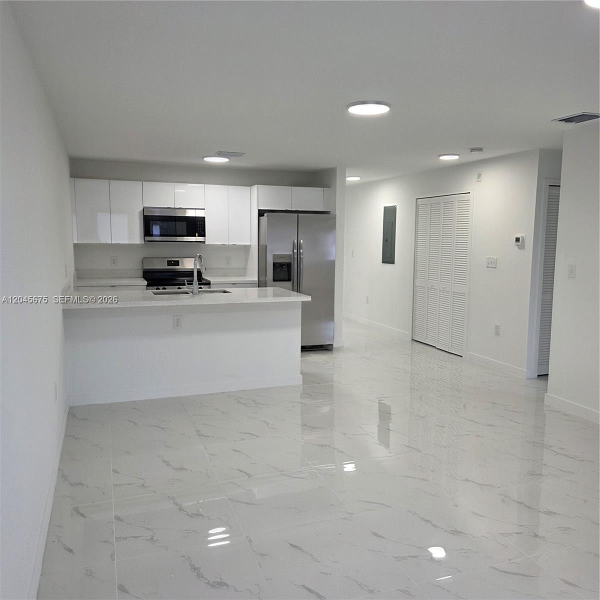 2731 NW 44th St # 2731, Miami FL 33142