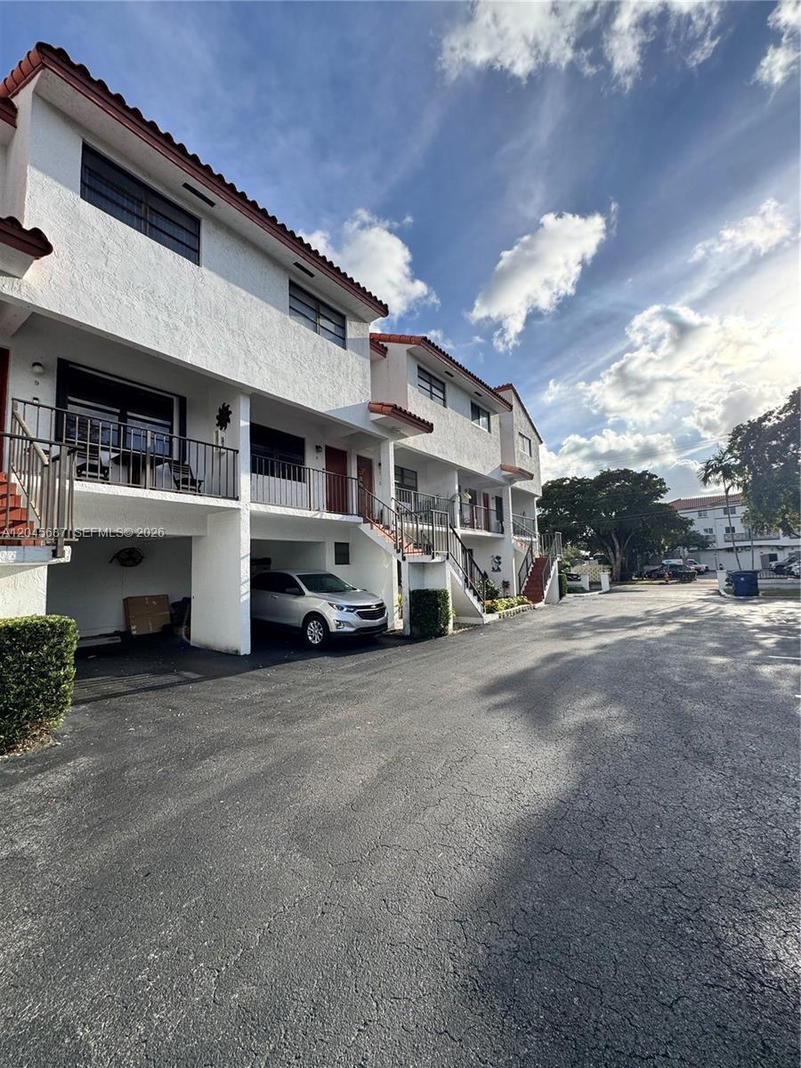 421 Swallow Dr # 10, Miami Springs FL 33166 photo 2