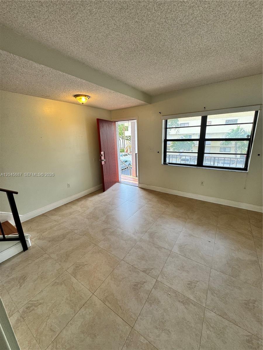 421 Swallow Dr # 10, Miami Springs FL 33166 photo 3