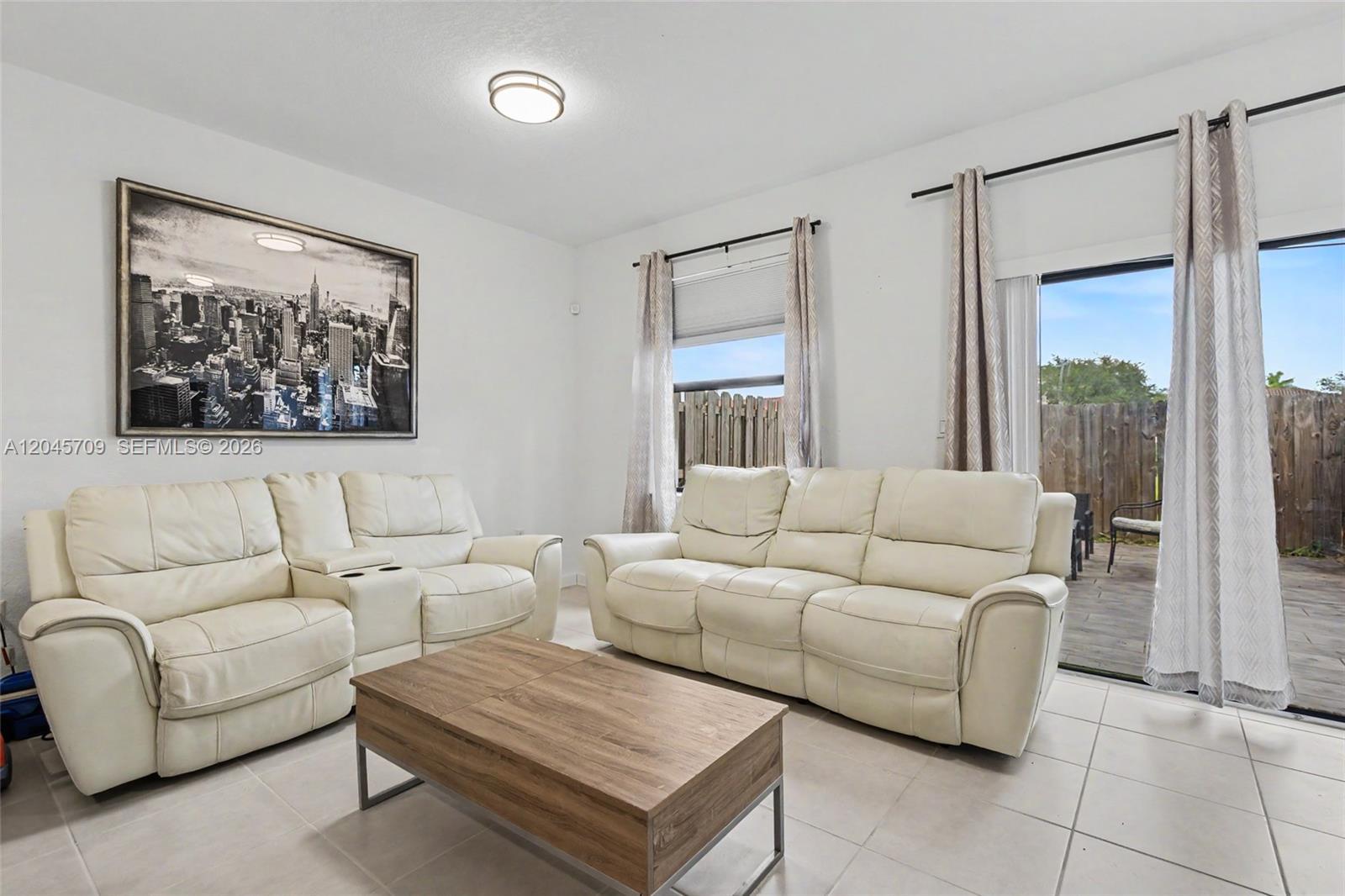 18102 SW 148th Rd, Miami FL 33187 photo 2