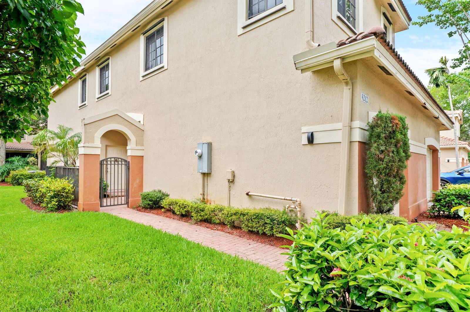 4212 Vineyard Circle, Weston FL 33332 photo 3