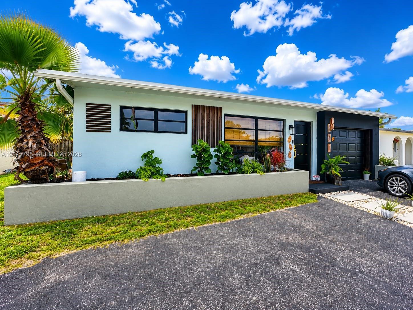 9160 NW 26th Pl, Sunrise FL 33322