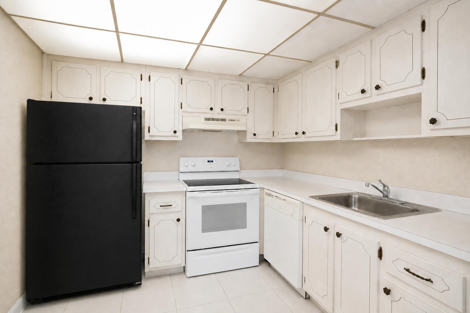 147 Monaco D, Delray Beach FL 33446 photo 4