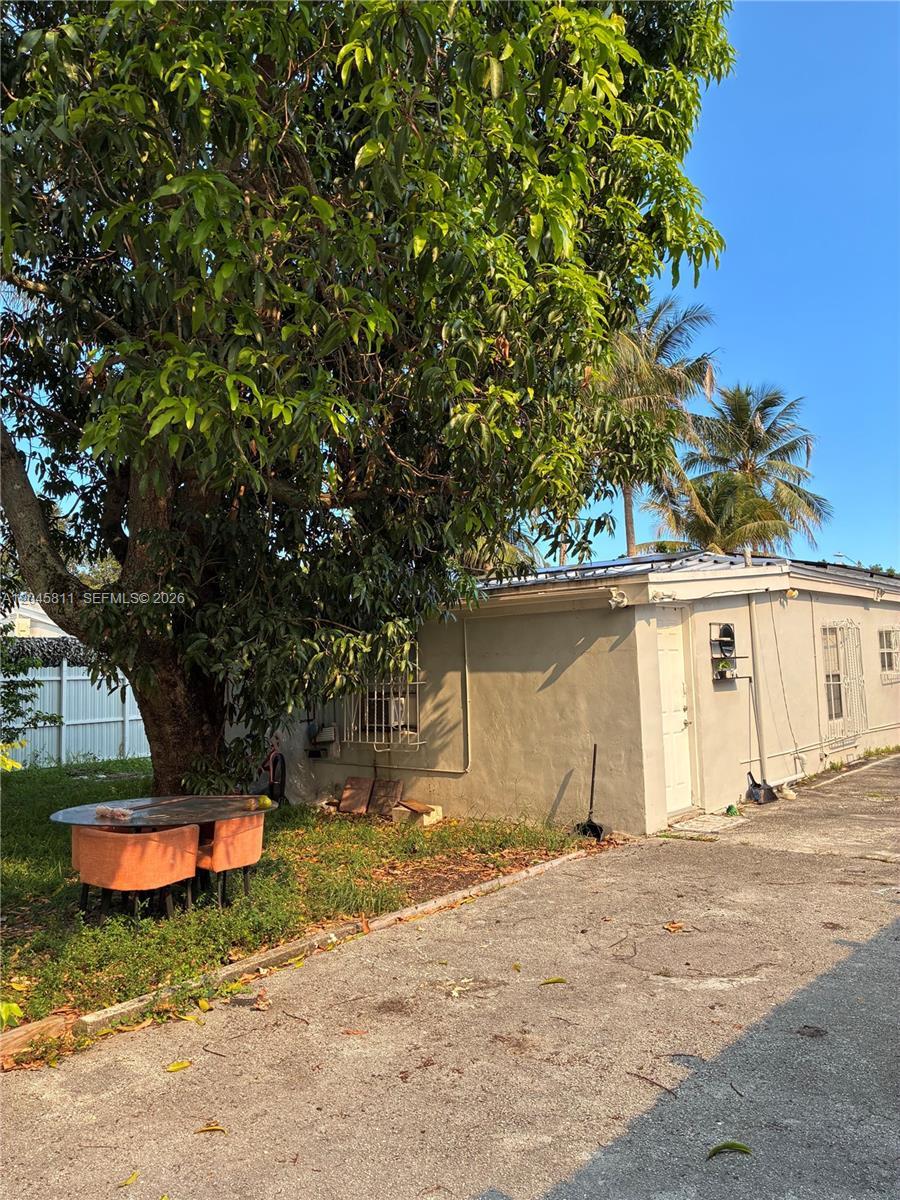 1445 NE 174th St, North Miami Beach FL 33162 photo 2
