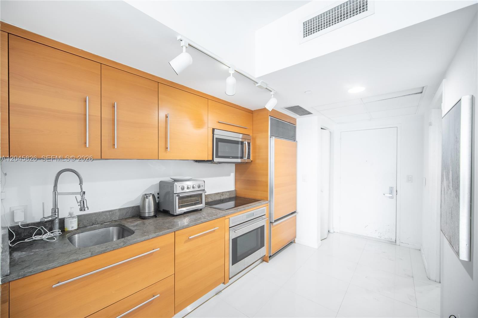 475 Brickell Ave # 2010, Miami FL 33131 photo 2