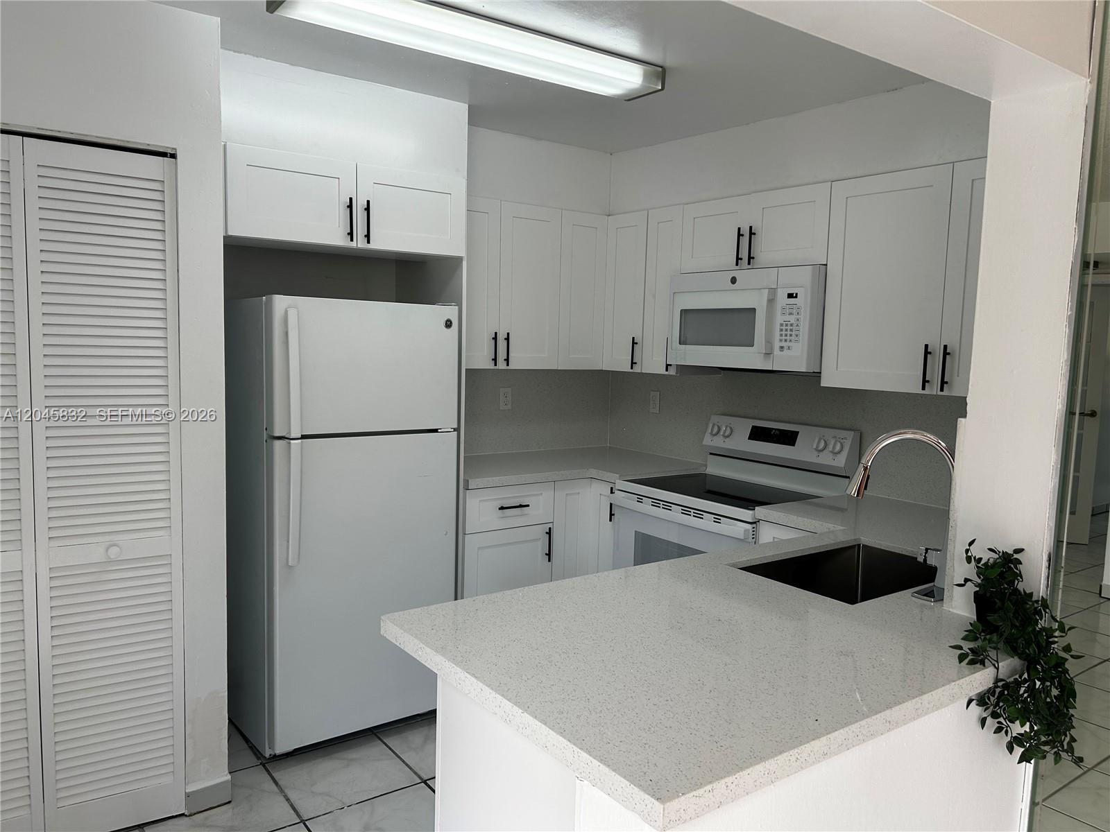 301 W Park Dr # 11, Miami FL 33172 photo 5