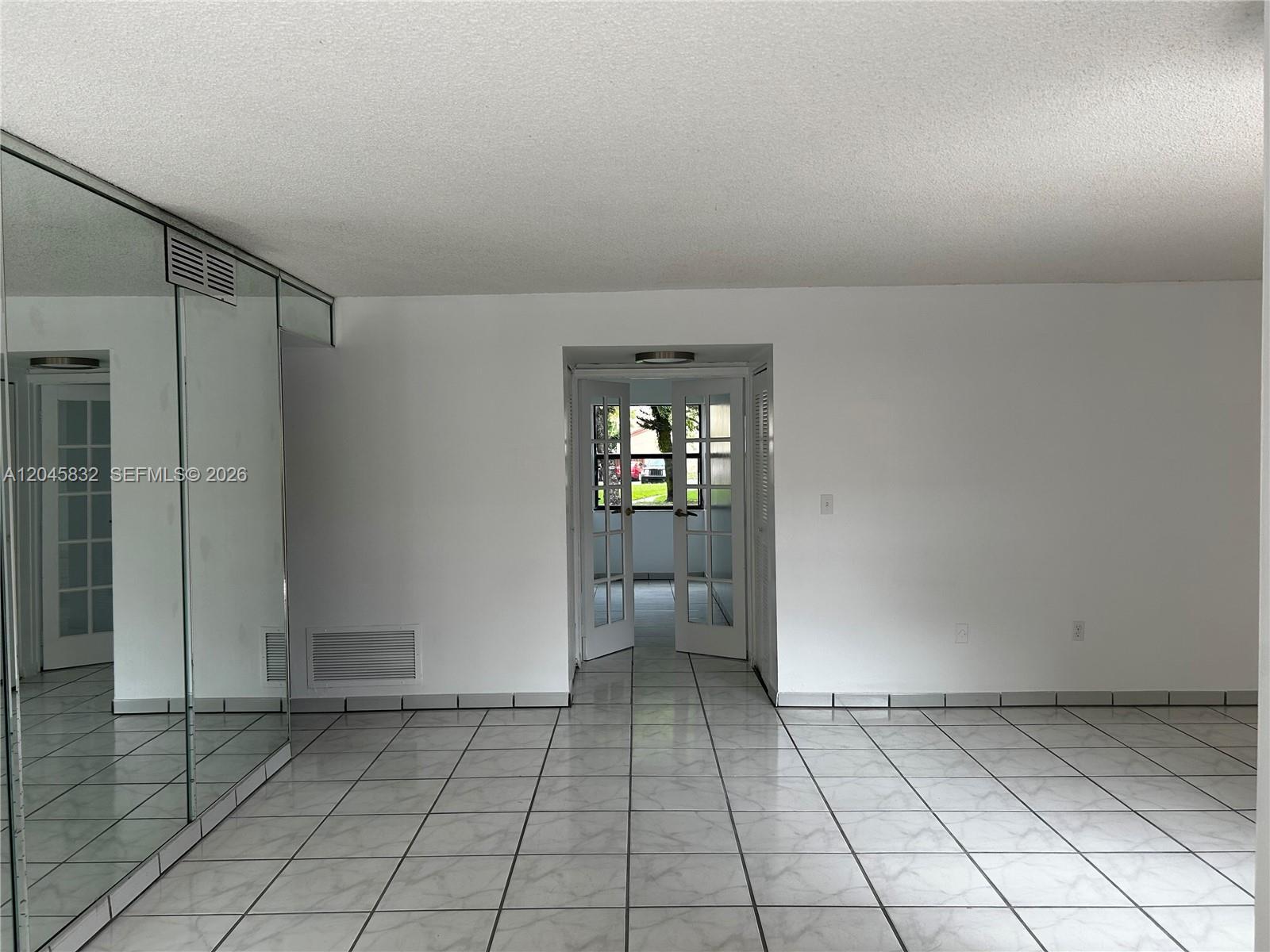301 W Park Dr # 11, Miami FL 33172 photo 4