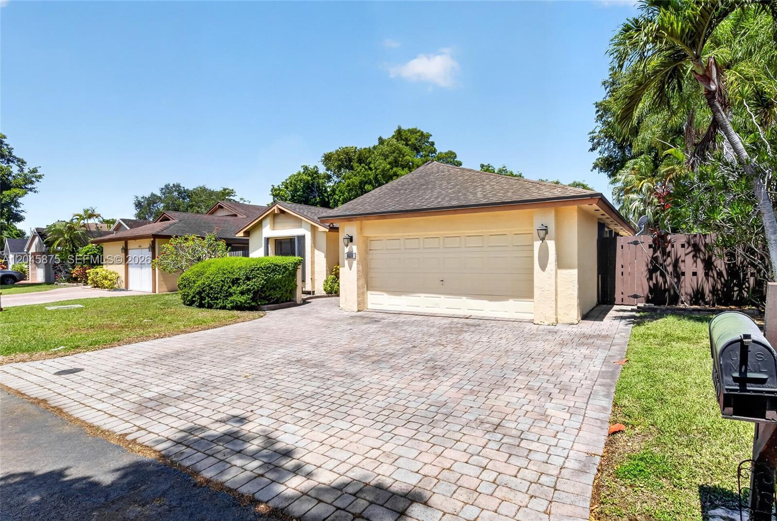 5212 SW 151st Pl, Miami FL 33185 photo 2