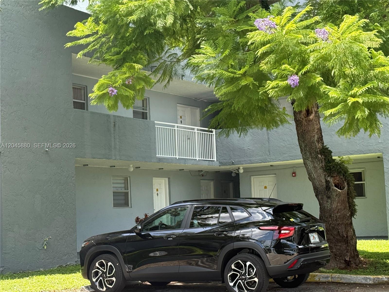 9371 Fontainebleau Blvd # I208, Miami FL 33172