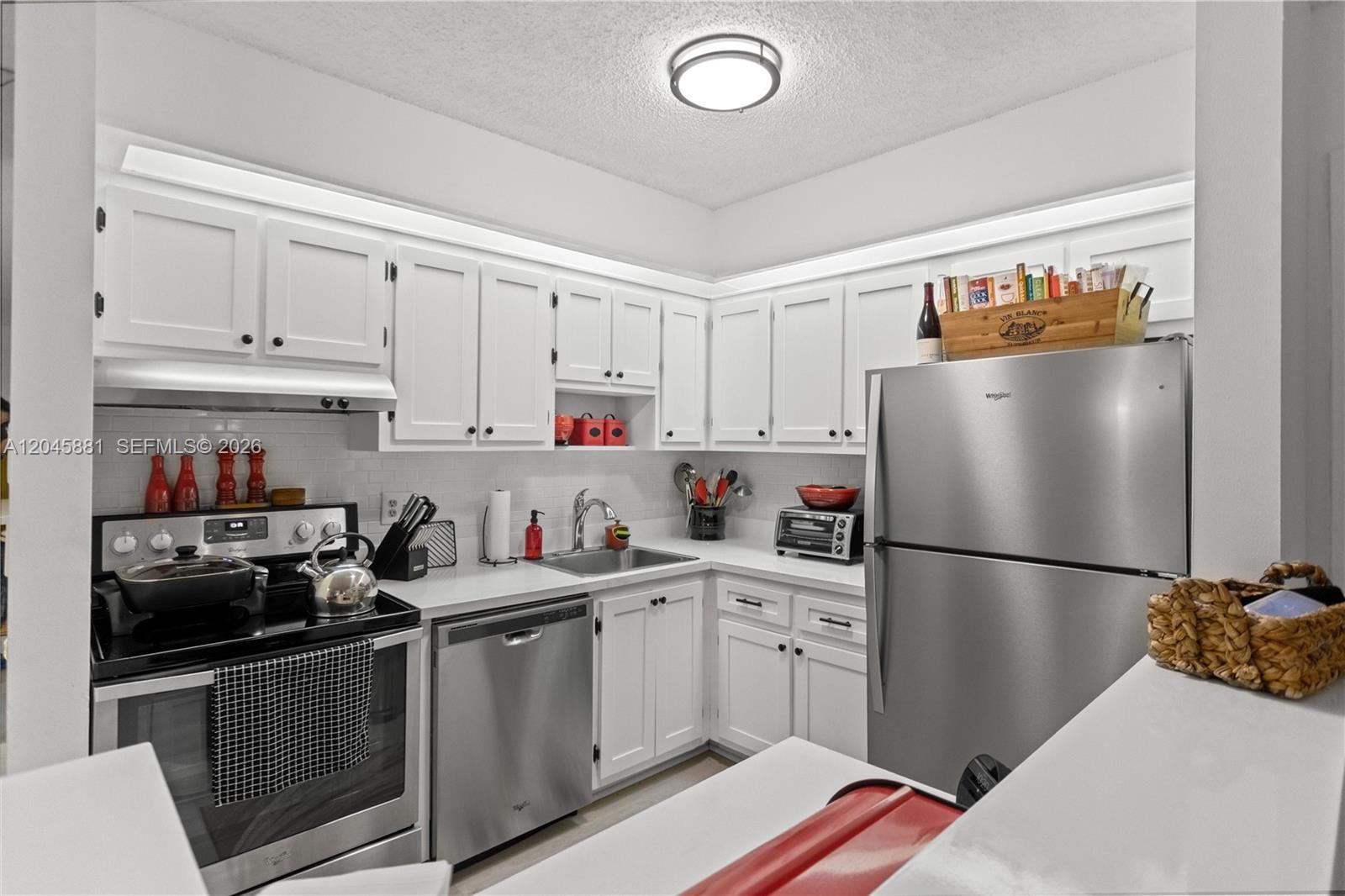 9930 S Belfort Cir # 105, Tamarac FL 33321 photo 2