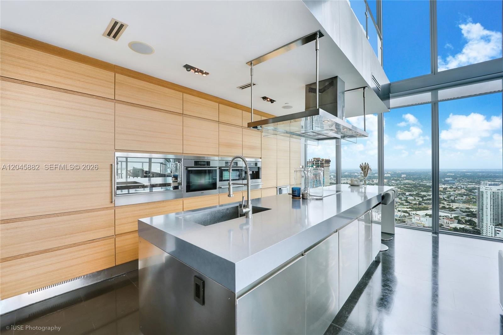 888 Biscayne Blvd # 5112, Miami FL 33132 photo 2
