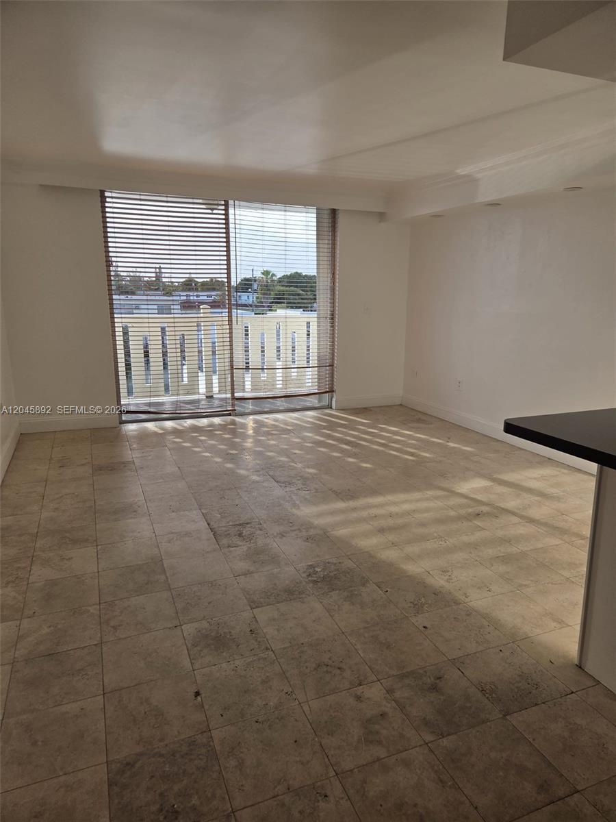 7900 Tatum Waterway Dr # 304, Miami Beach FL 33141 photo 2