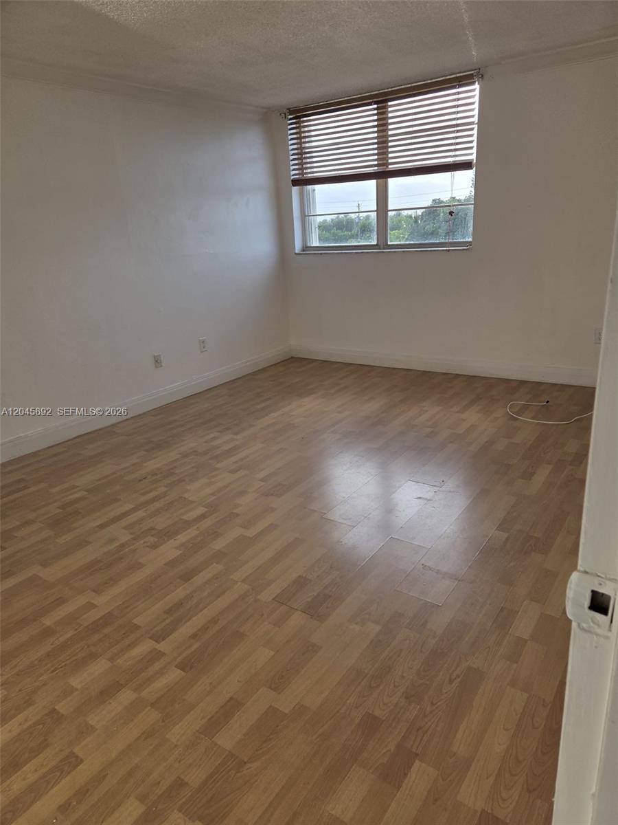 7900 Tatum Waterway Dr # 304, Miami Beach FL 33141 photo 4