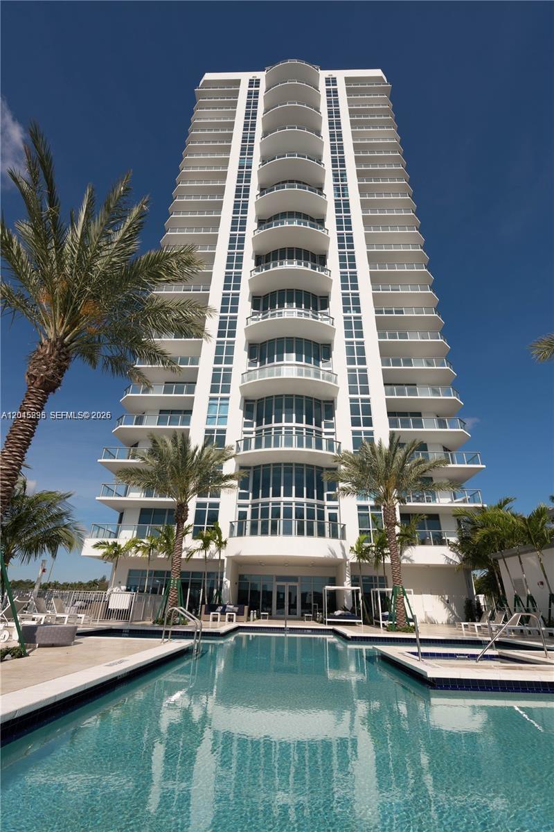 North Miami Beach, FL 33160 photo 2