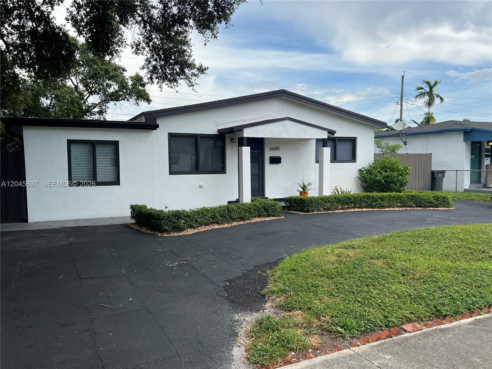 6685 NW 38th Ter, Virginia Gardens FL 33166 photo 3