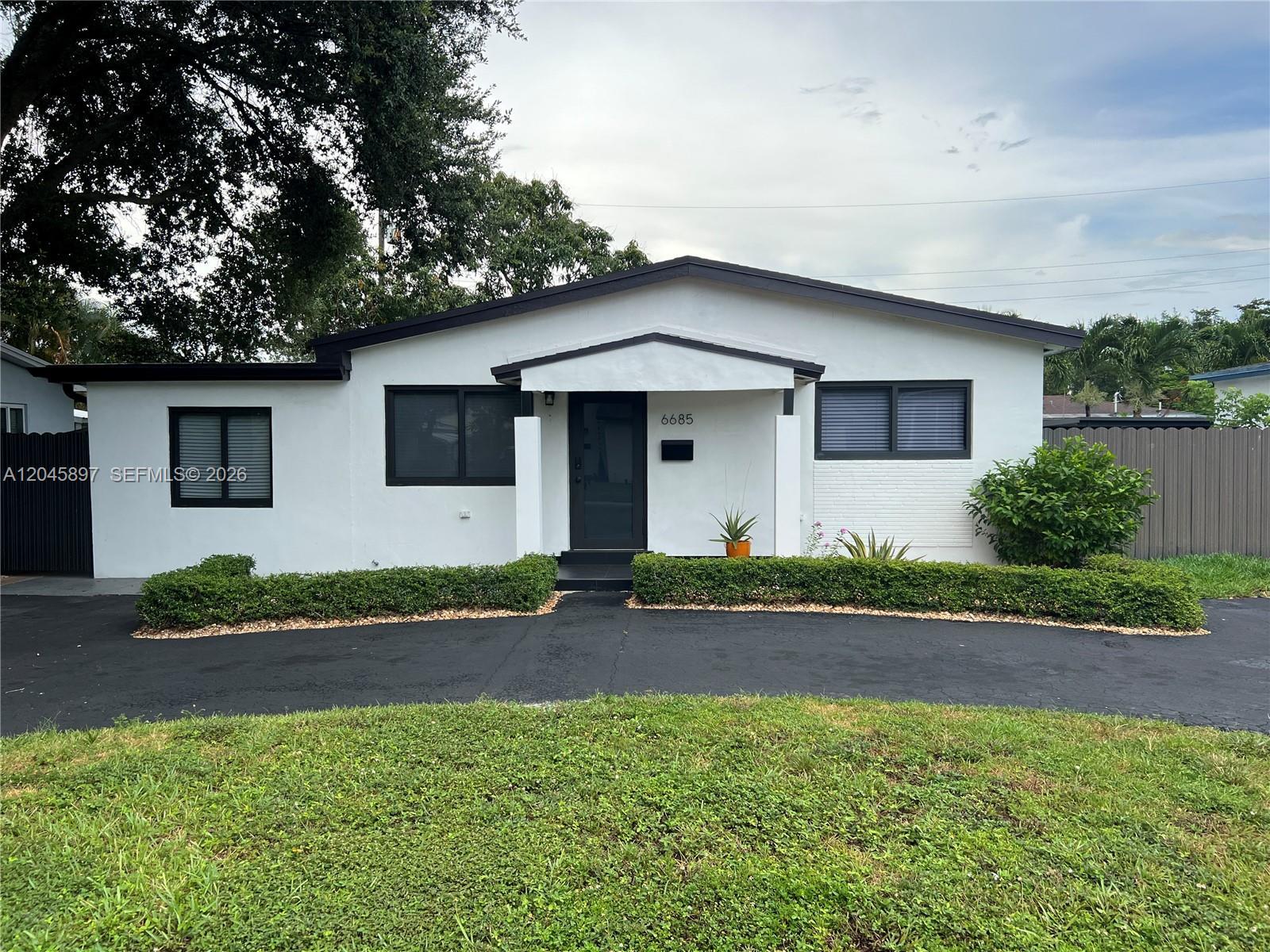 6685 NW 38th Ter, Virginia Gardens FL 33166