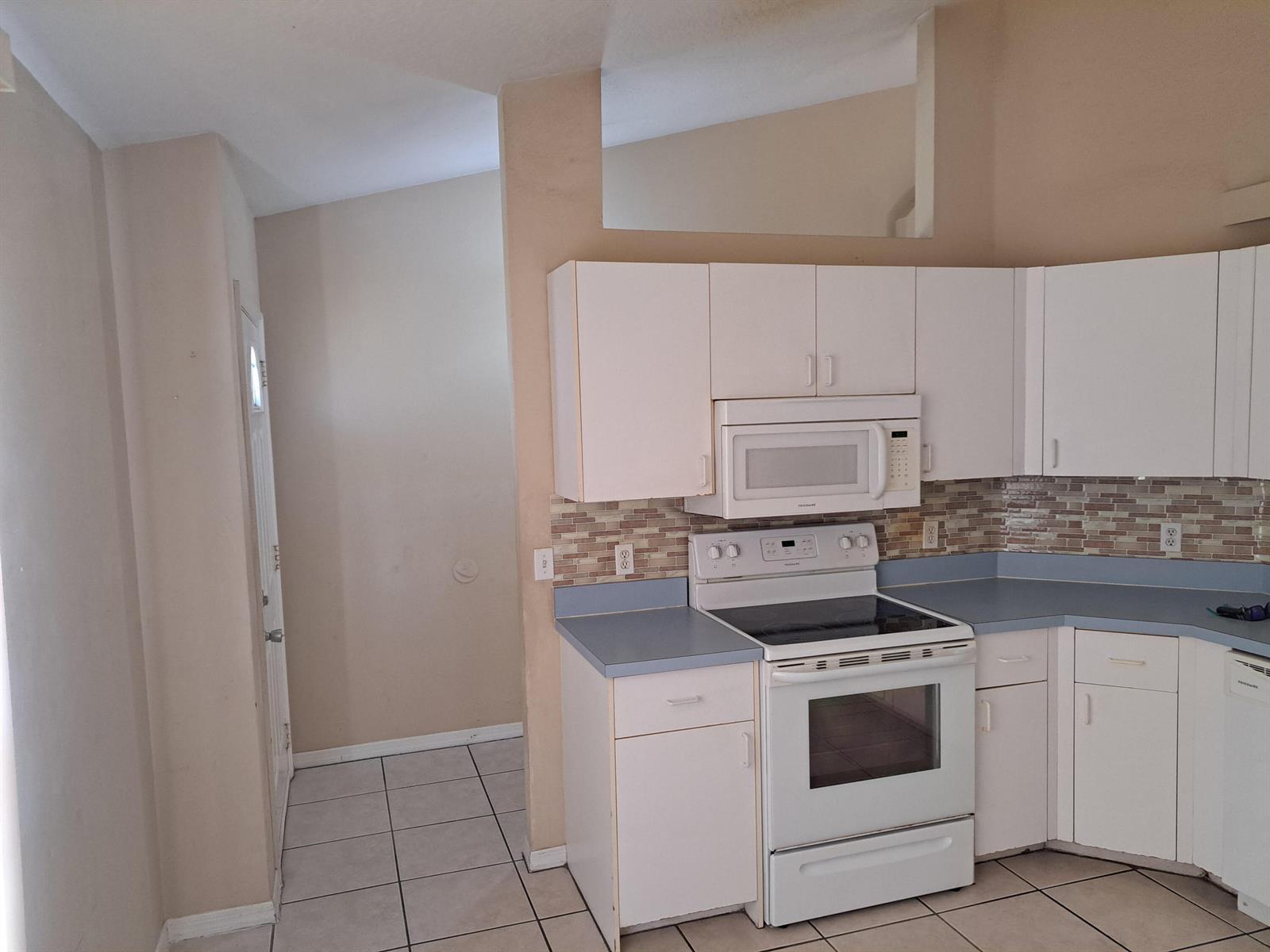 212 SW Ewing Avenue, Port St. Lucie FL 34983 photo 3