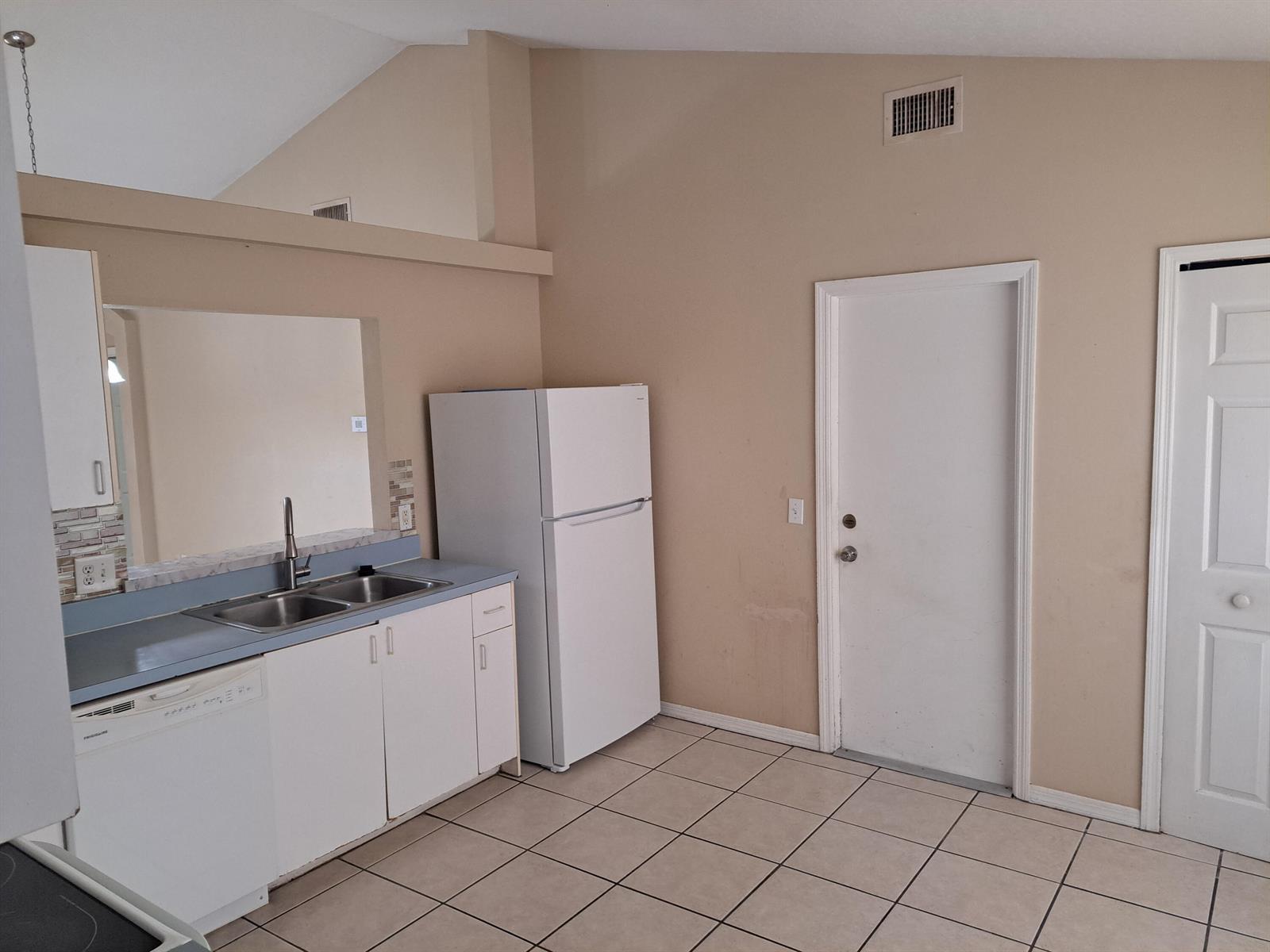 212 SW Ewing Avenue, Port St. Lucie FL 34983 photo 5