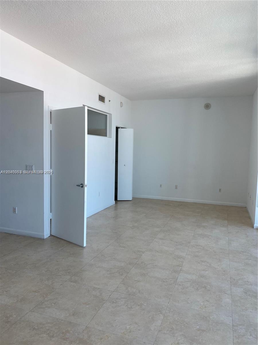 350 NE 24th St # 813, Miami FL 33137 photo 2