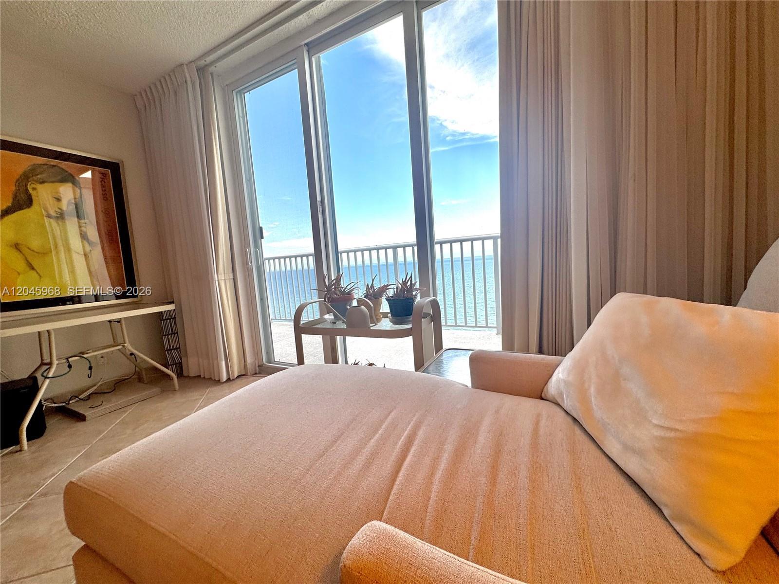 400 N Surf Rd, Hollywood FL 33019 photo 5