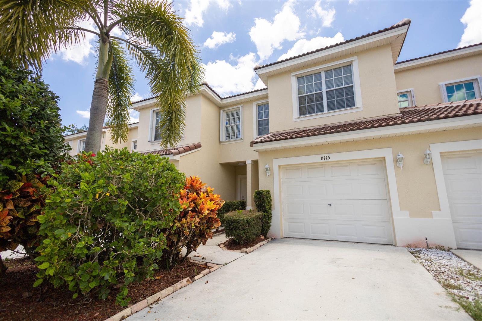 8115 Bellagio Lane, Boynton Beach FL 33472 photo 2