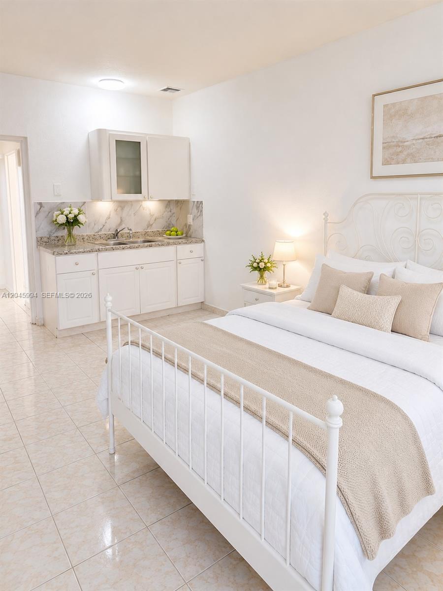 Hallandale Beach, FL 33009
