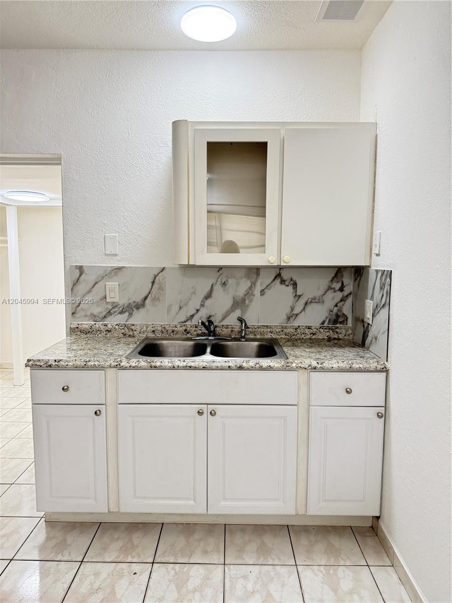 Hallandale Beach, FL 33009 photo 4