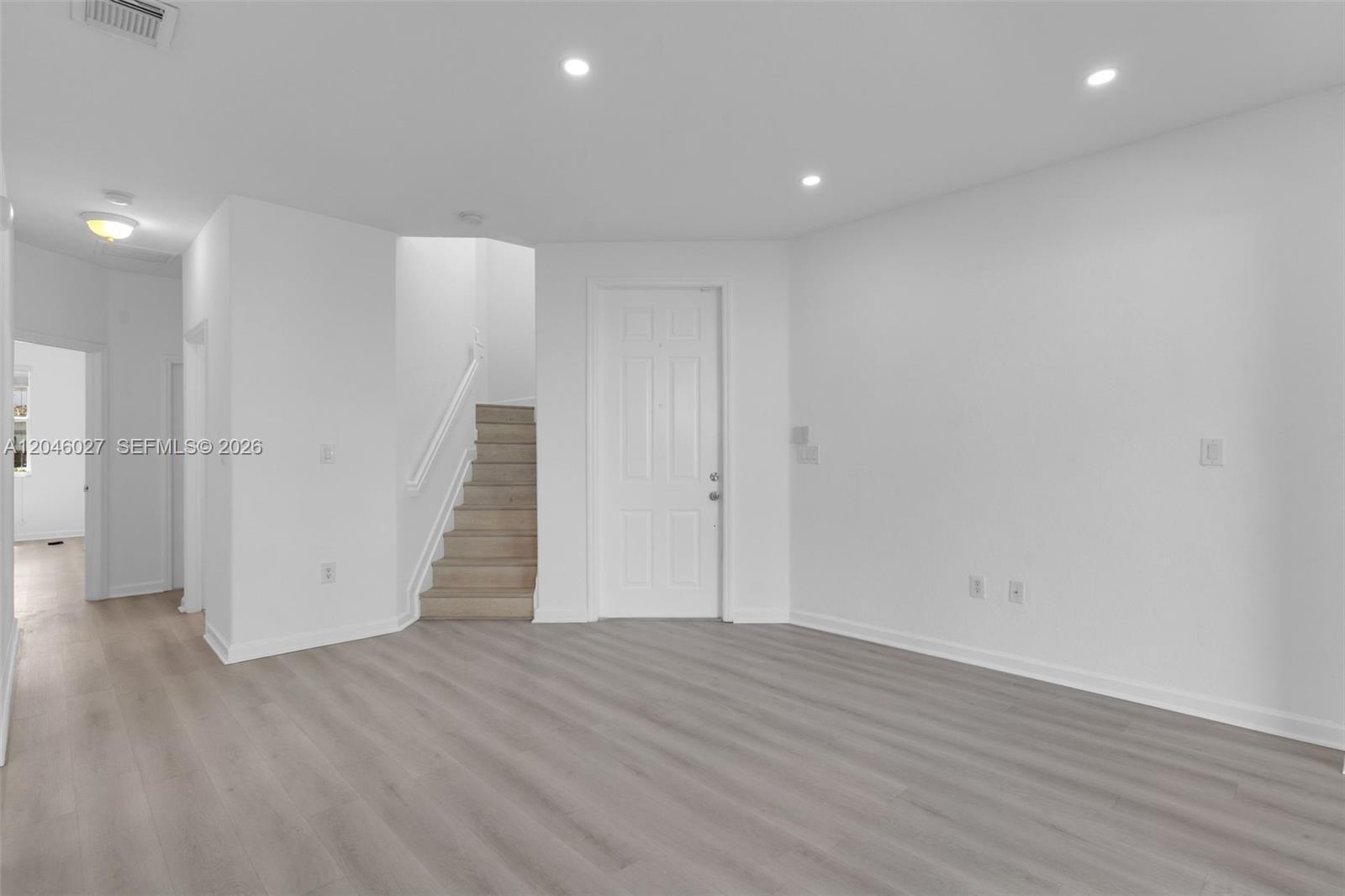8165 NW 108th Ave, Doral FL 33178 photo 2