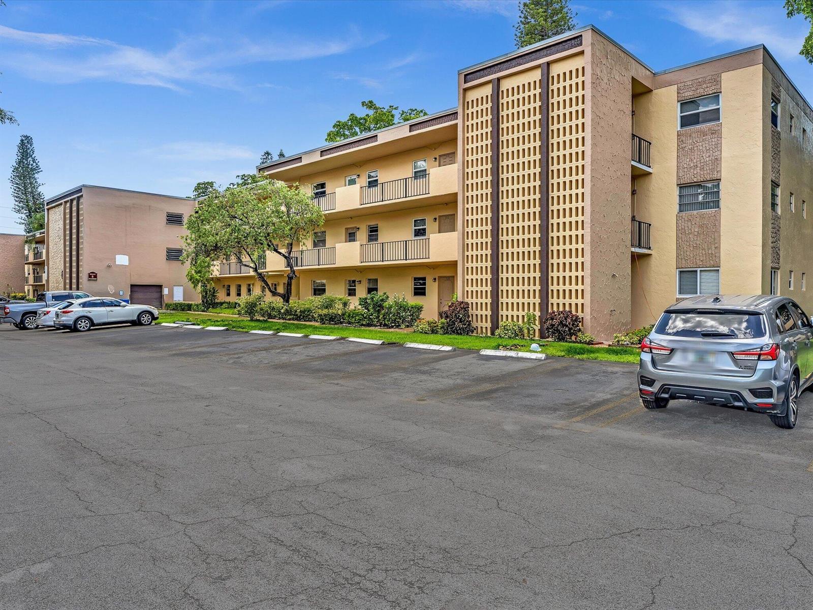 100 Ashbury Road # 103, Hollywood FL 33024 photo 4